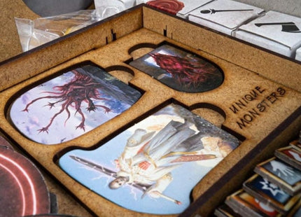 bordspel-inserts-e-raptor-houten-insert-gloomhaven-jaws-of-the-lion (4)